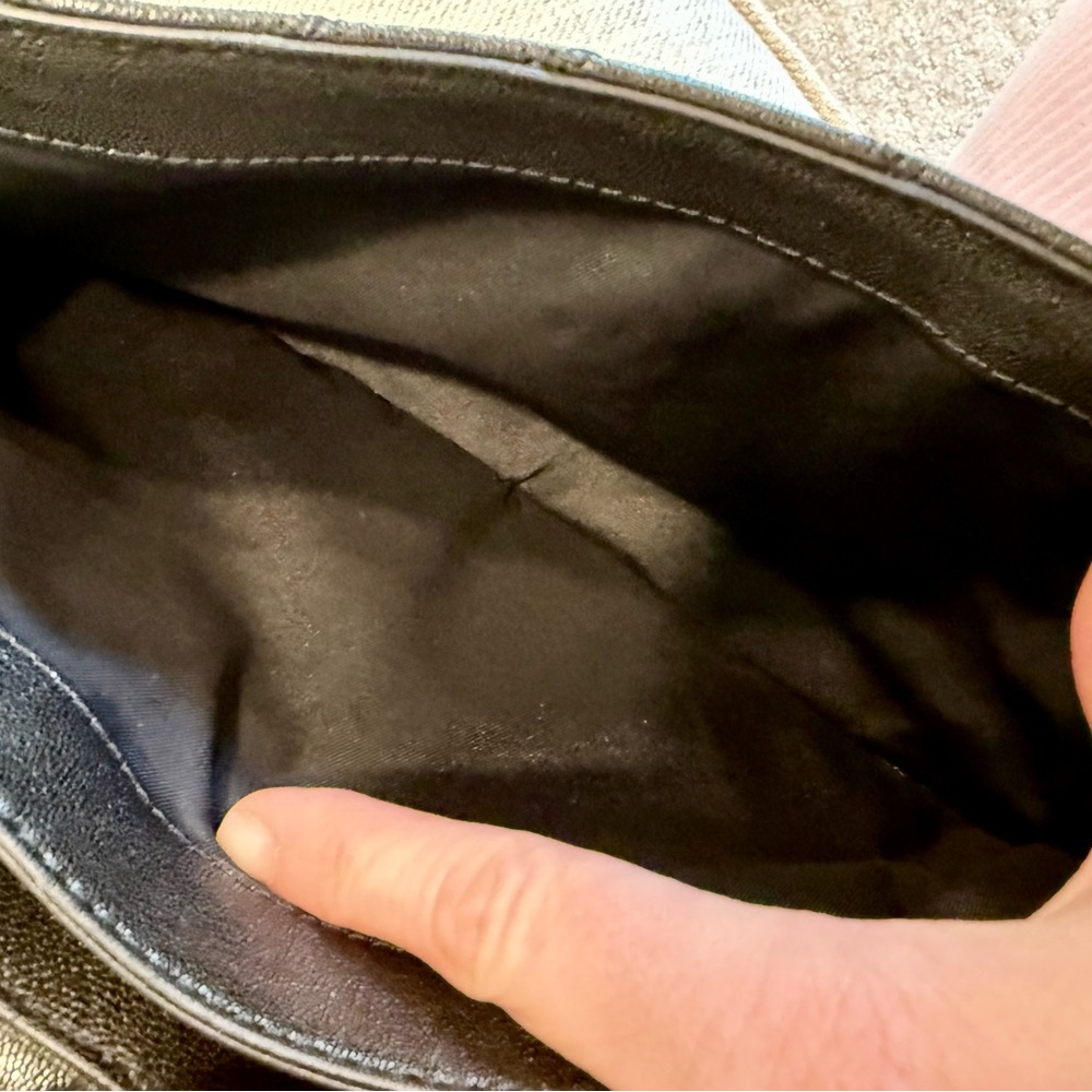 Tory Burch Fleming Shoulder Bag Metallic Black Quilted Leather Silver Chain - Picture 8 of 11